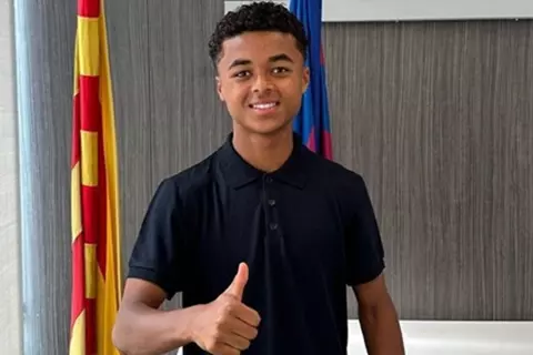 على خطى والده.. برشلونة يسعى لتأمين بقاء كلويفرت الشاب